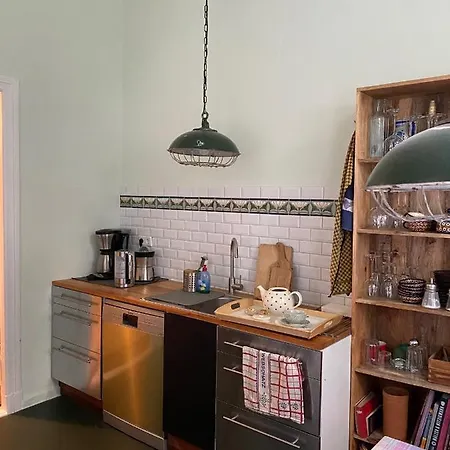 Fewo Gruene Mommsenstrasse - Bei Becker Klingeln *